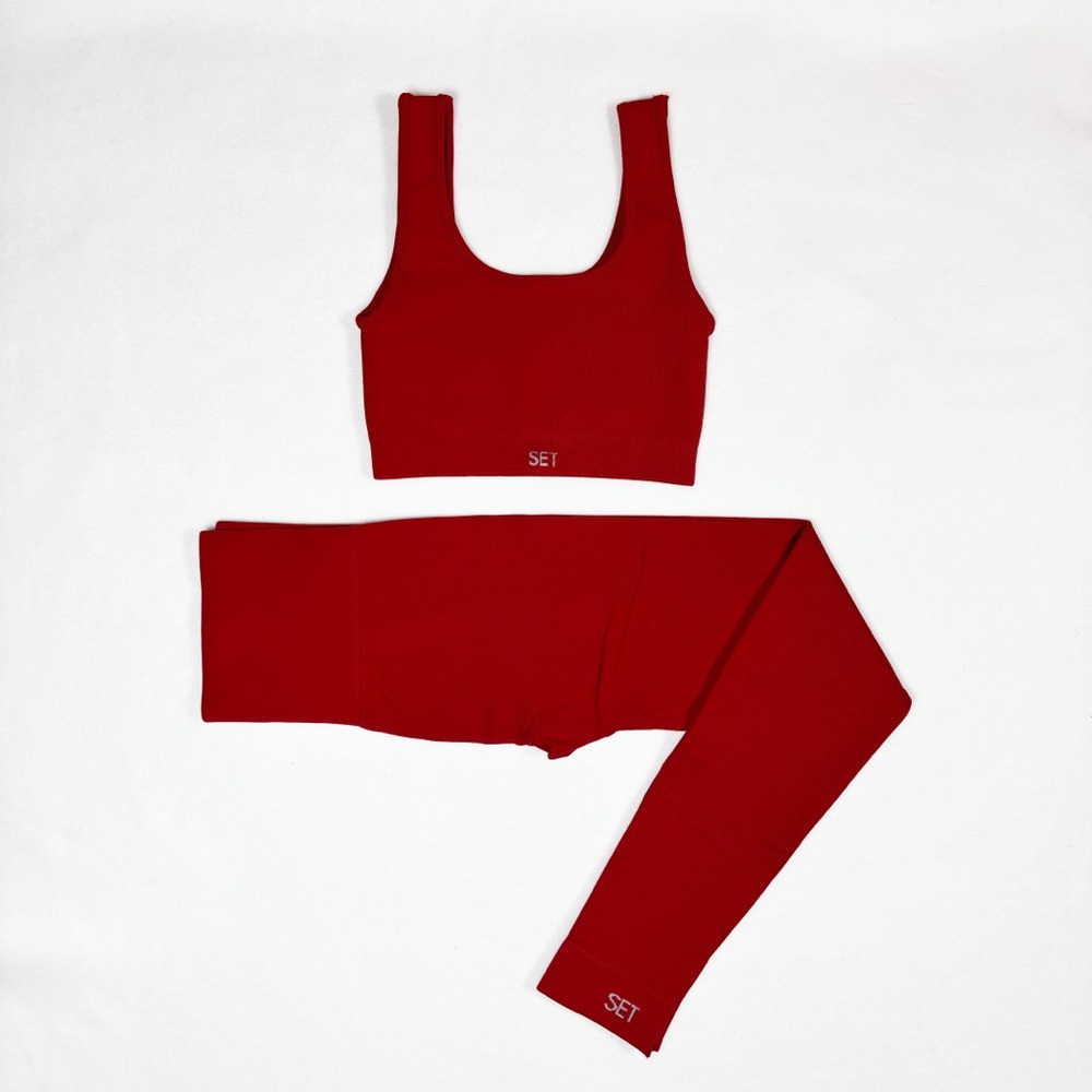 Set active red matching set